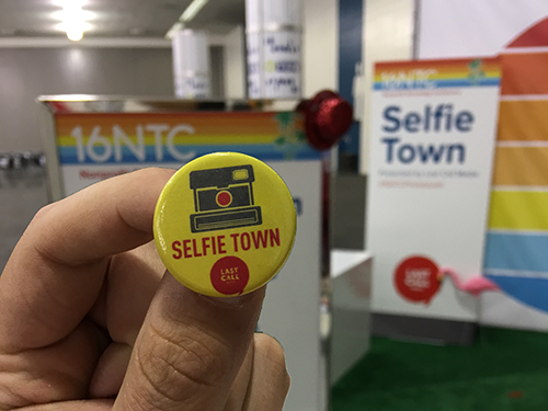 SelfieTown flair button